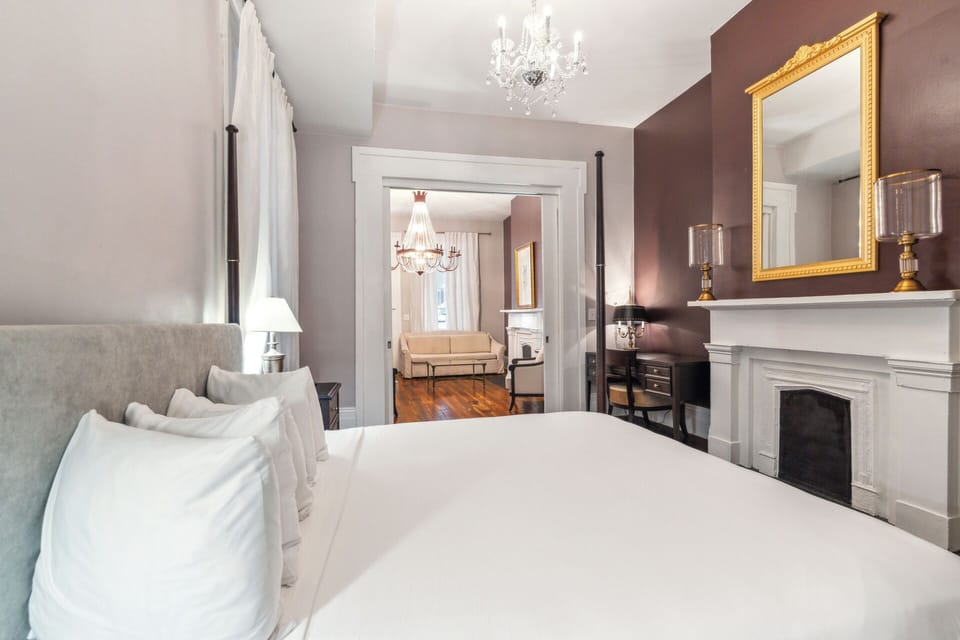 Pillowtop beds, in-room safe, desk, laptop workspace