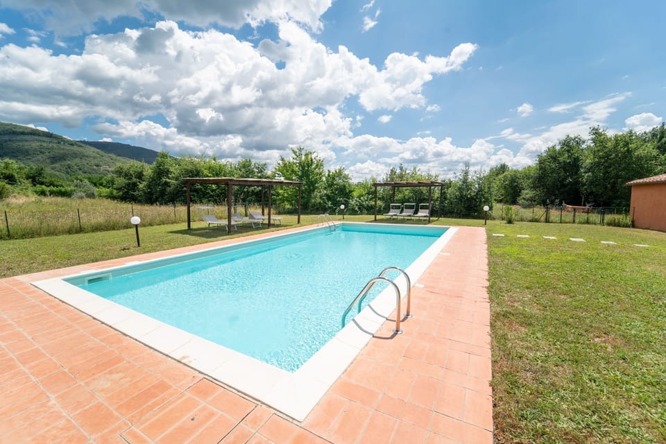Property, Swimming Pool, Real Estate, Building, Leisure, House, Estate, Grass, Home, Villa