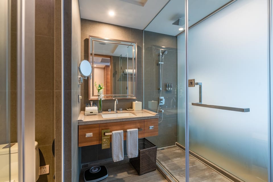 Shower, rainfall showerhead, eco-friendly toiletries, hair dryer