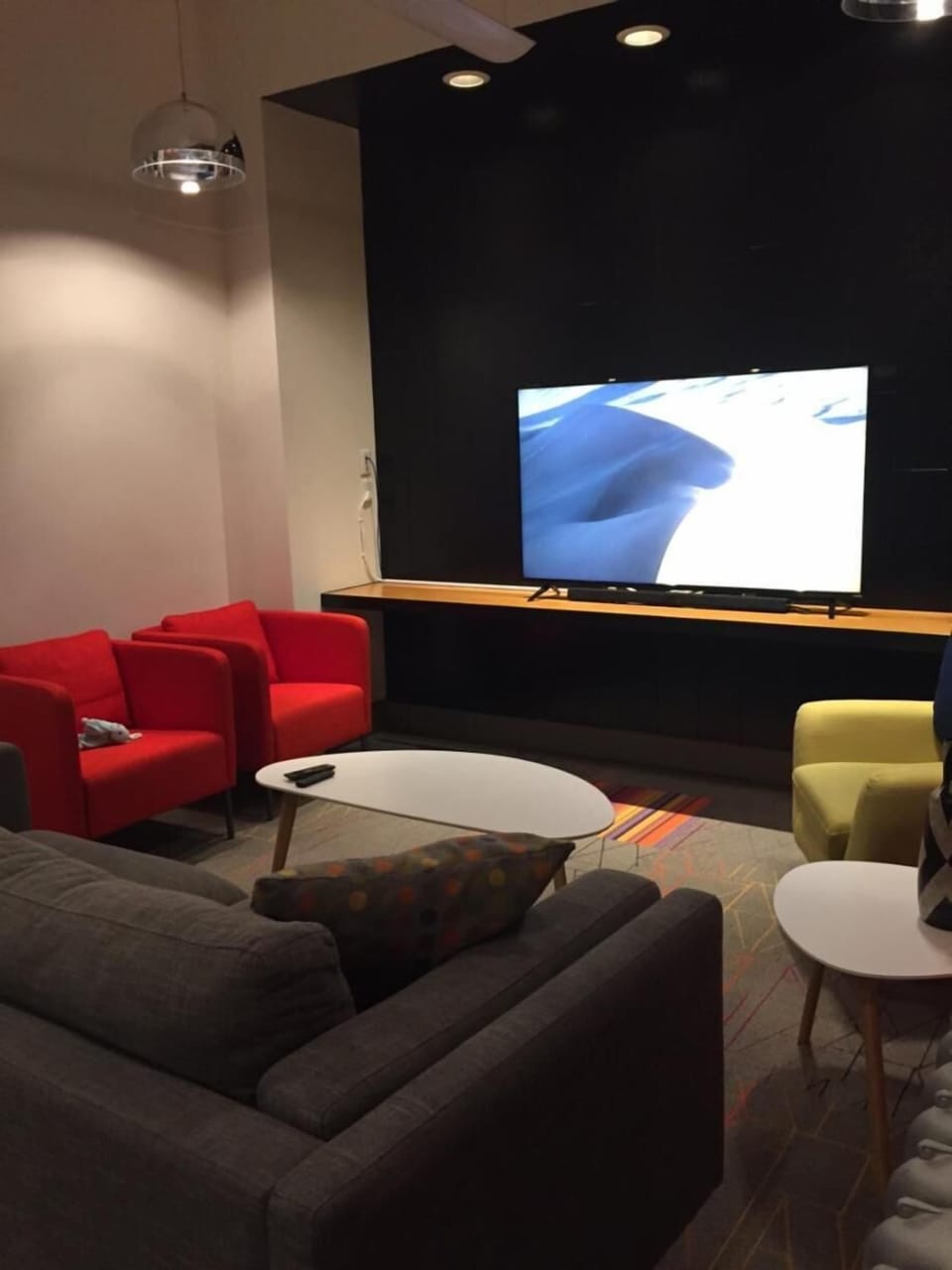 Lobby lounge