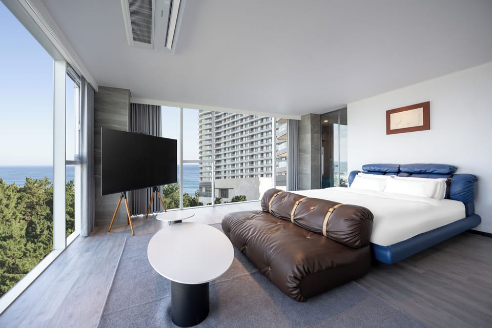 Panorama Suite Ocean | Blackout drapes, free WiFi