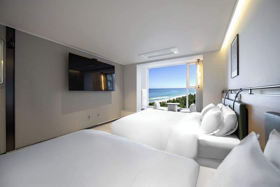 Premier Relax Twin Ocean | Blackout drapes, free WiFi