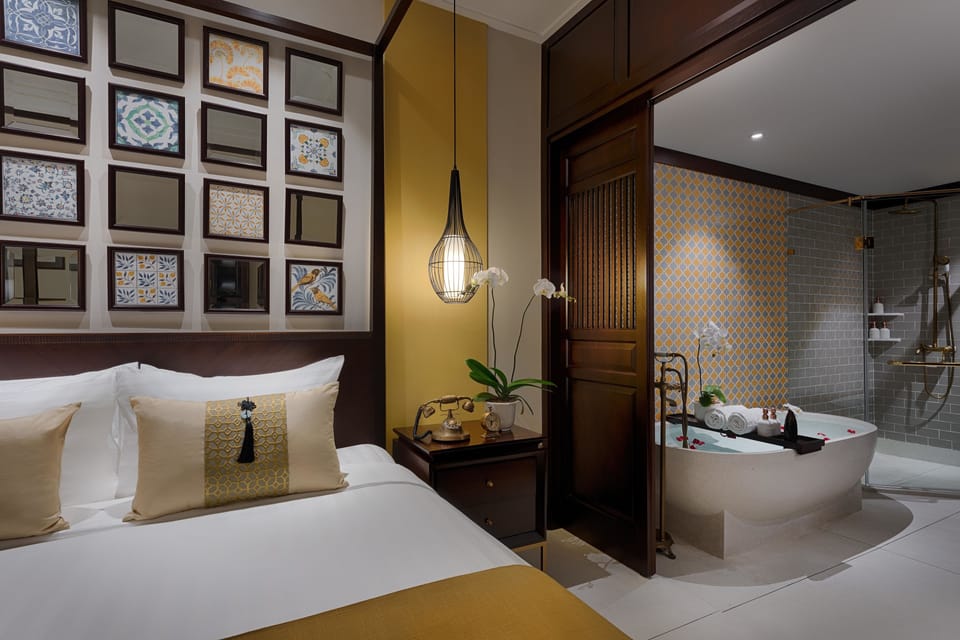 Junior Suite, Connecting Rooms | Bathroom amenities | Separate tub and shower, deep soaking tub, rainfall showerhead