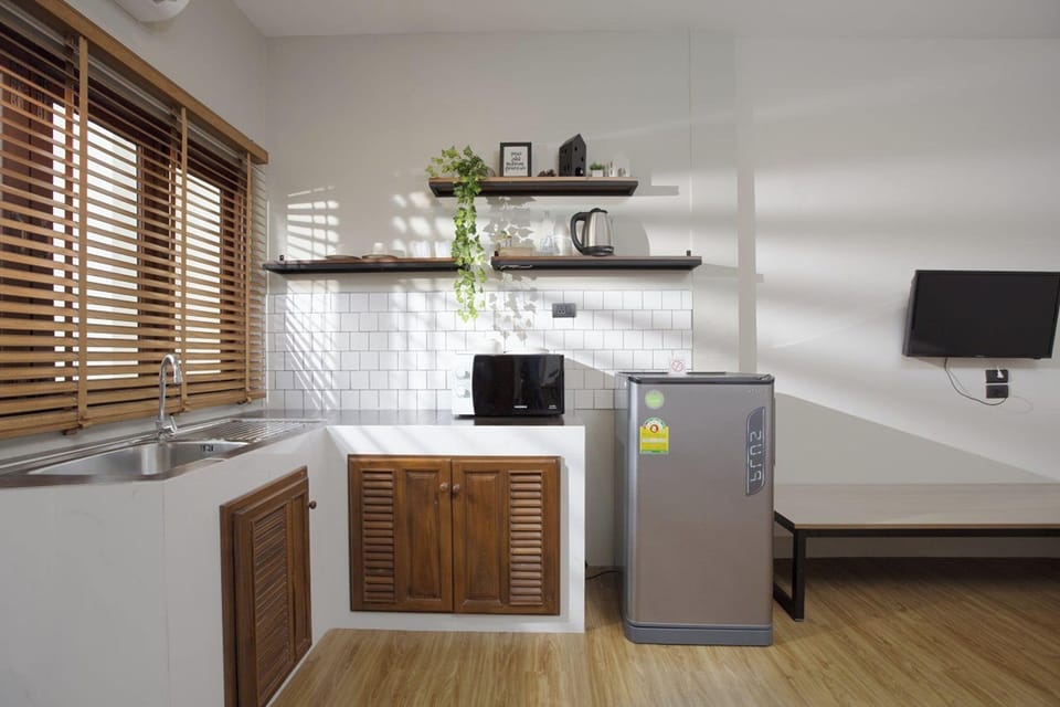 Deluxe Double Garden view with Pantry | In-room safe, laptop workspace, free WiFi, bed sheets
