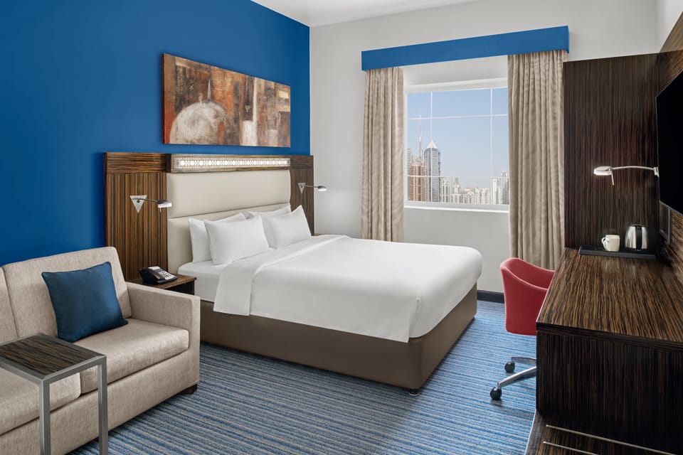 Minibar, in-room safe, desk, iron/ironing board