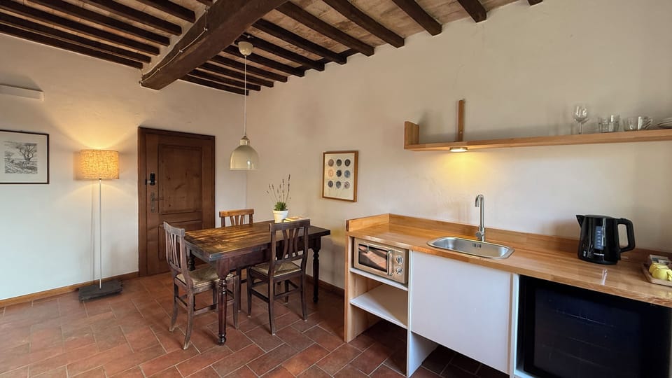Apartment, 1 Queen Bed, Non Smoking, Ensuite | Private kitchenette | Mini-fridge, microwave, espresso maker, coffee/tea maker