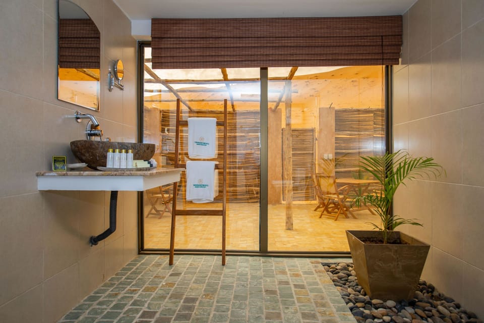 Luxury Pool Tent | Spa