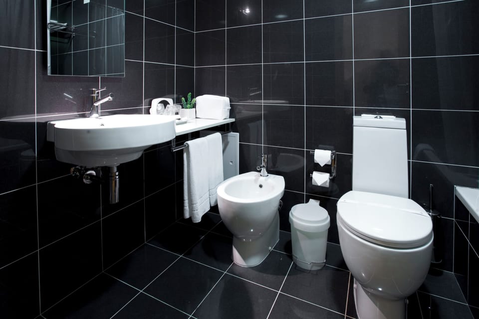 Superior Room | Minibar, desk, blackout drapes, soundproofing