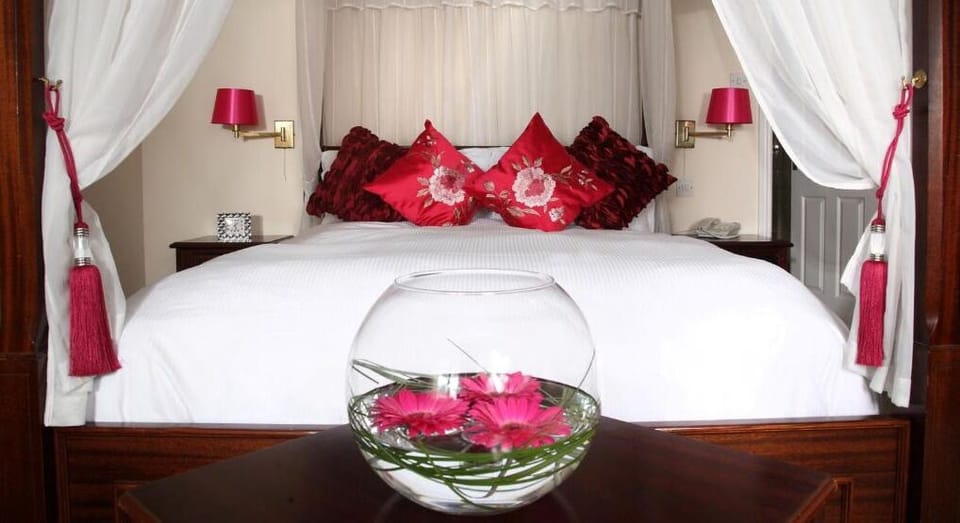 Desk, iron/ironing board, free cribs/infant beds, free rollaway beds