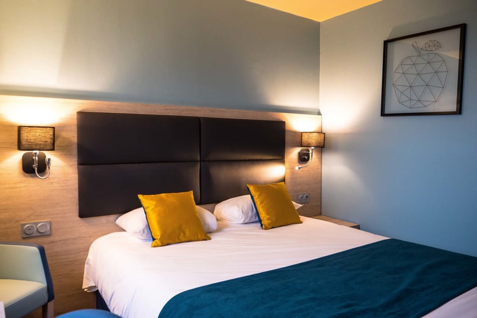 Superior Room | 8 bedrooms, desk, blackout drapes, soundproofing