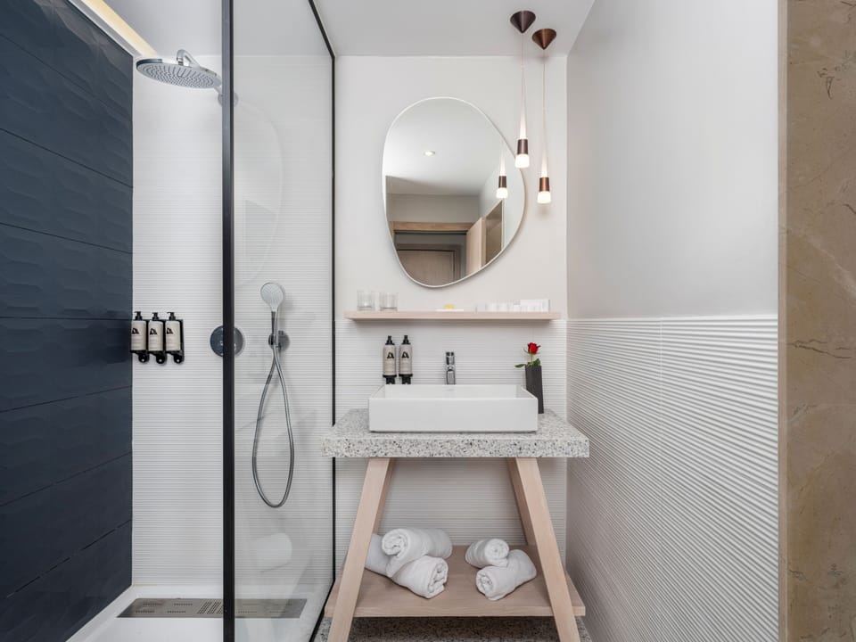 Premium Garden View Room | Premium bedding, minibar, in-room safe, desk