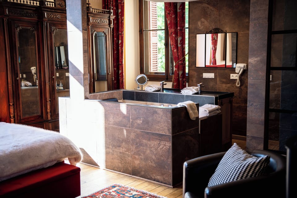 Deluxe Room | Select Comfort beds, individually decorated, individually furnished