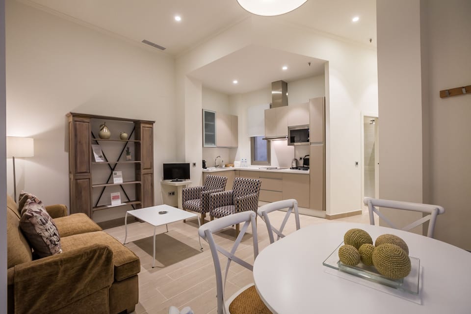 Deluxe Apartment, 2 Bedrooms, 2 Bathrooms (1A) | Premium bedding, down comforters, in-room safe, soundproofing