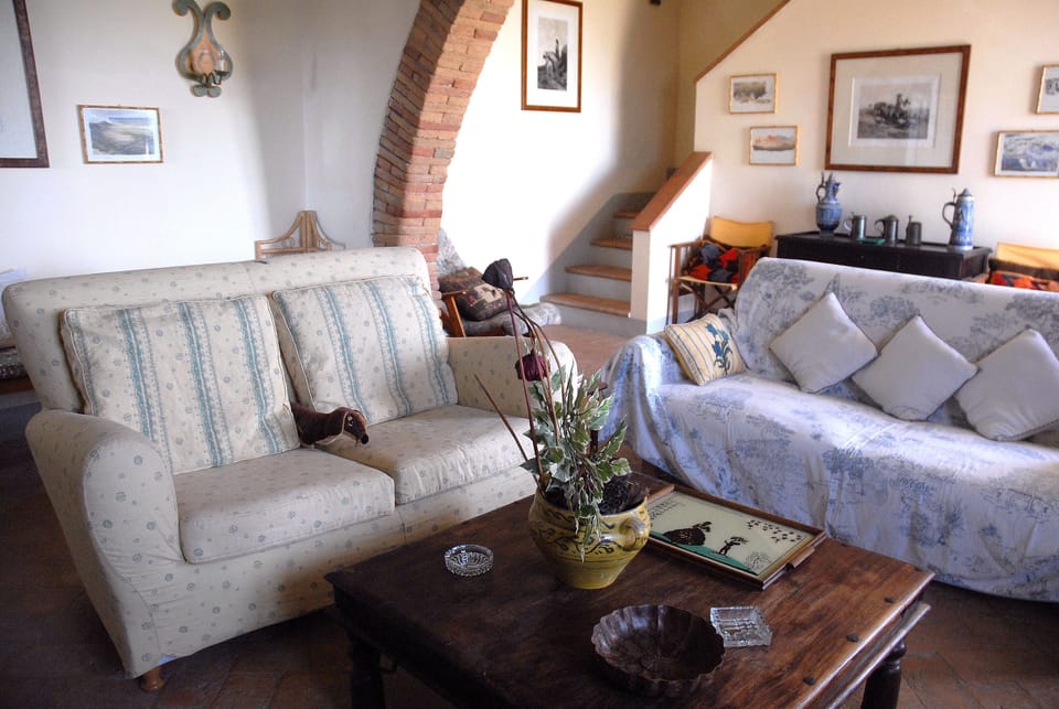 Villa, 6 Bedrooms | Living room | Fireplace