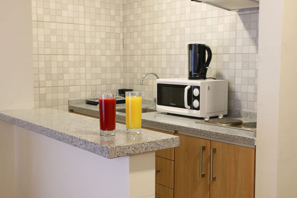 Minibar, in-room safe, desk, iron/ironing board