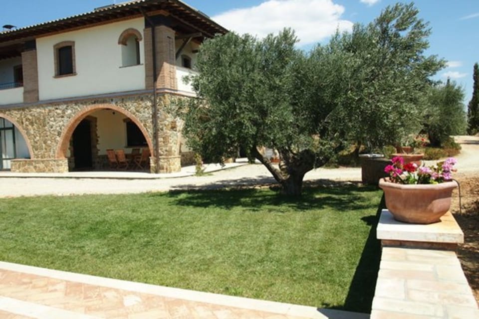 Building Exterior, Outdoor