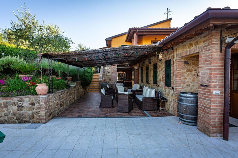 Balcony / Terrace / Patio, Building Exterior, Outdoor