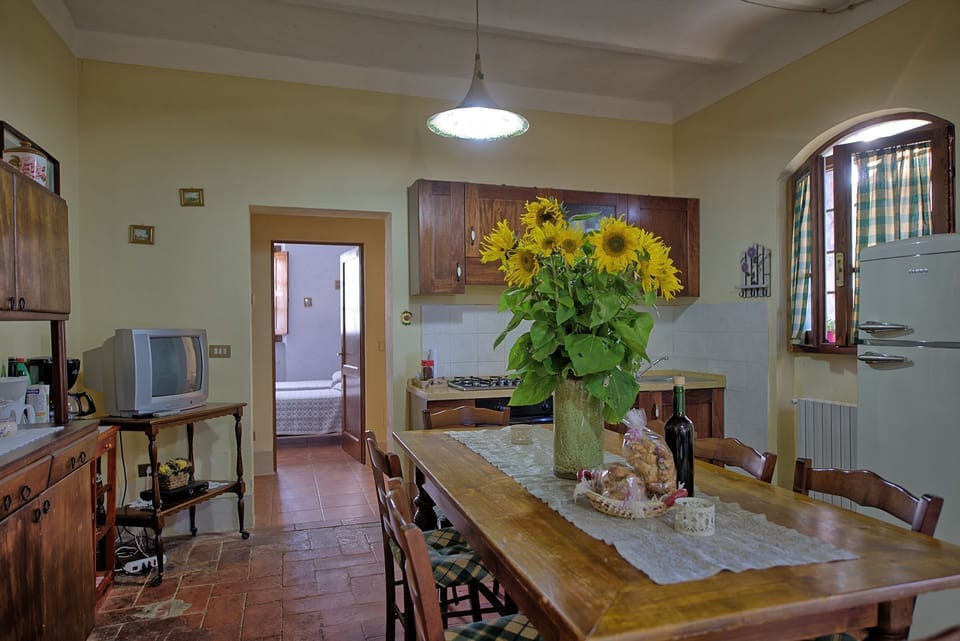 Dining Room, Kitchen