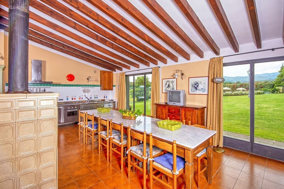 Dining Room, Kitchen