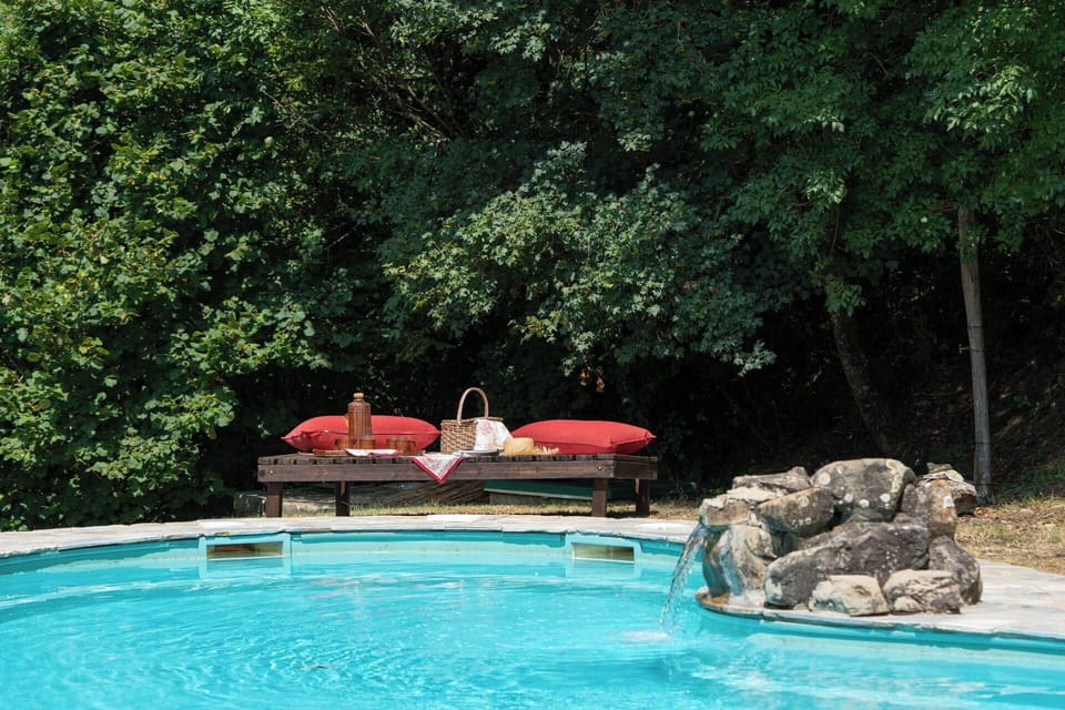 Building Exterior, Pool
