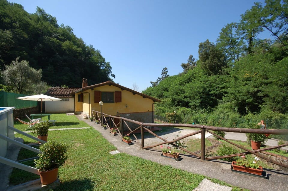 Building Exterior, Garden
