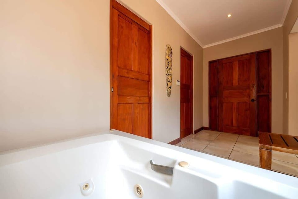 Master Bathroom Tub.