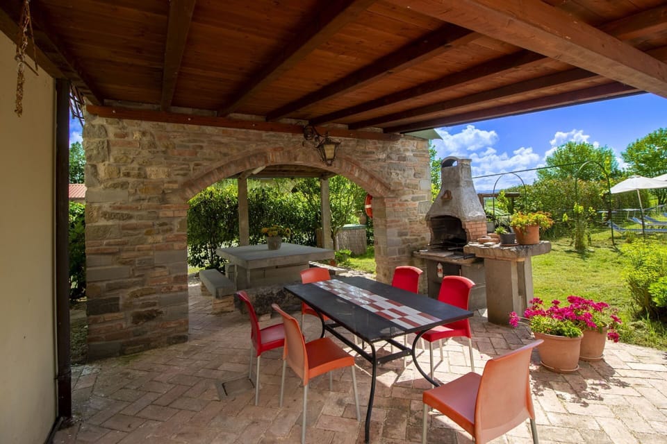 Swimming Pool, Estate, Garden, Leisure, Outdoor Furniture, Hacienda, Lawn, Villa, Yard, Landscaping