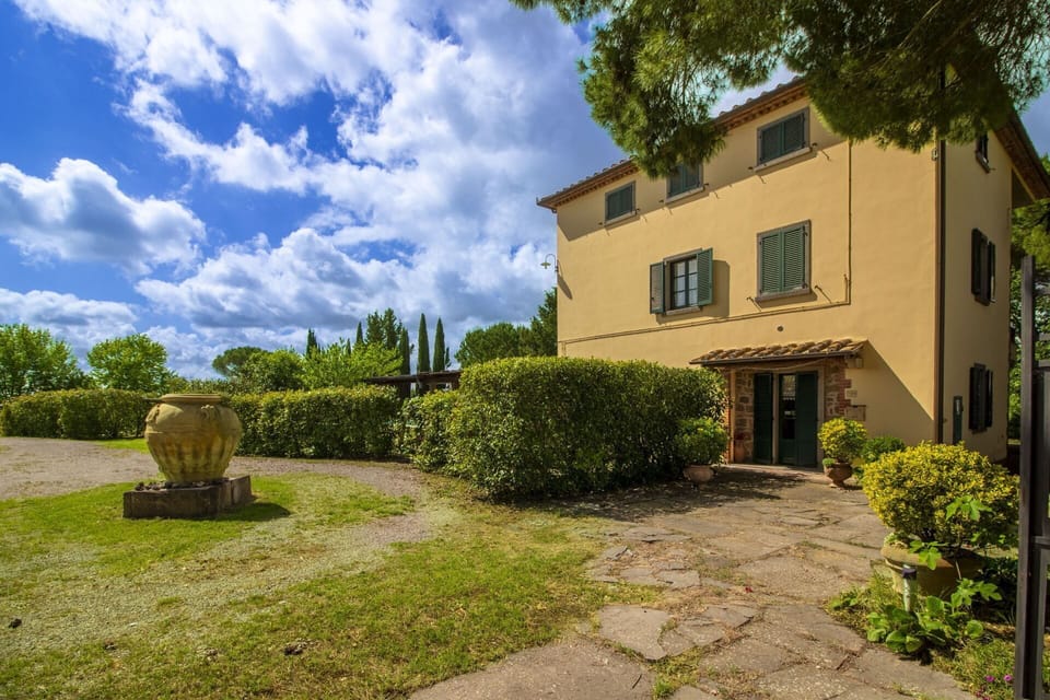 Swimming Pool, Estate, Garden, Leisure, Outdoor Furniture, Hacienda, Lawn, Villa, Yard, Landscaping