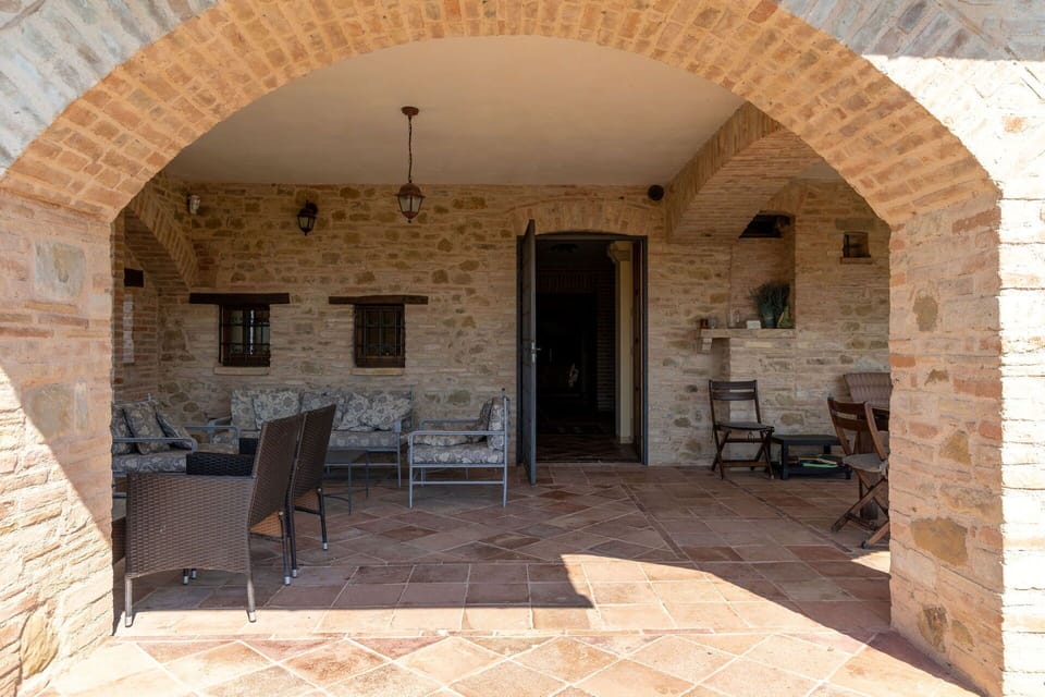 Building Exterior, Outdoor