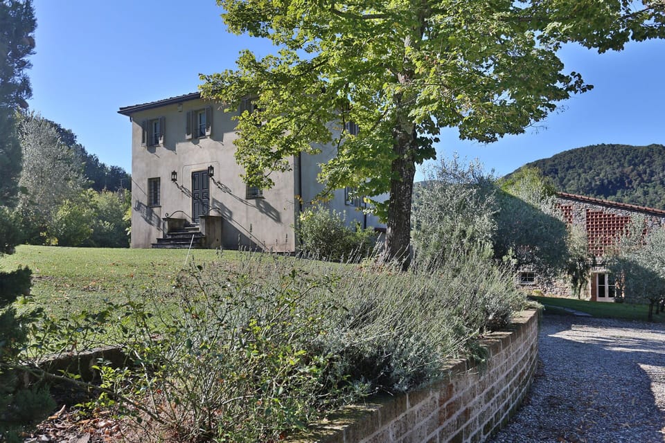 Building Exterior, Garden
