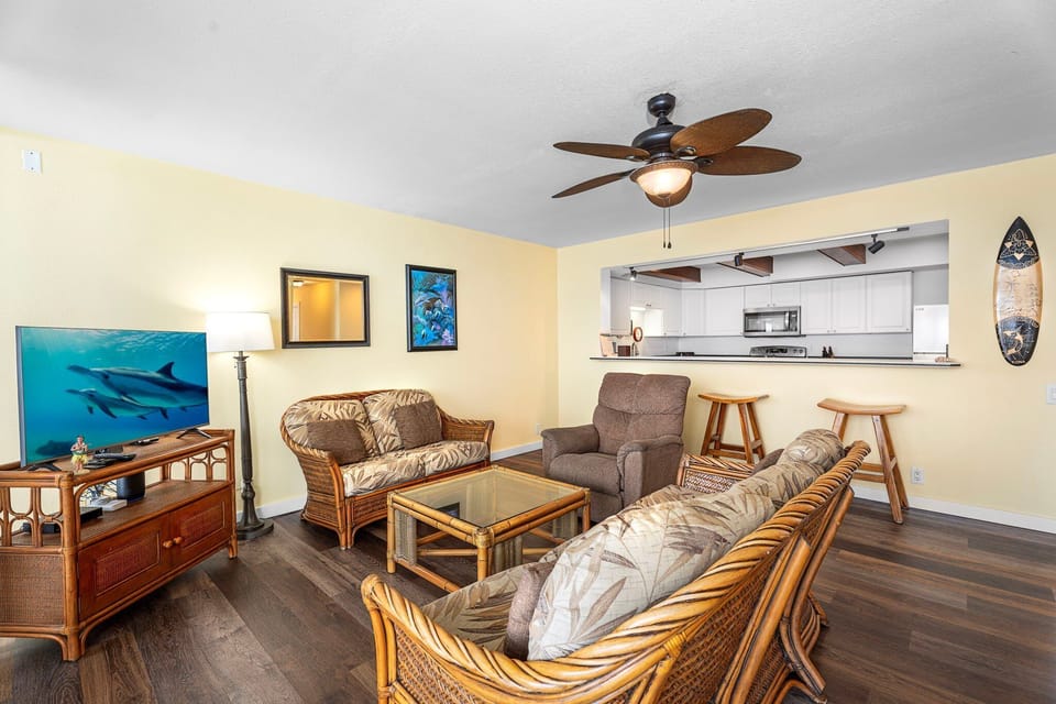Split air conditioning in the living room and all bedrooms