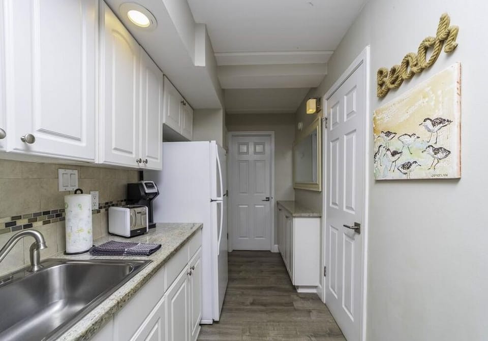 Kitchen to Bathroom and Bedroom