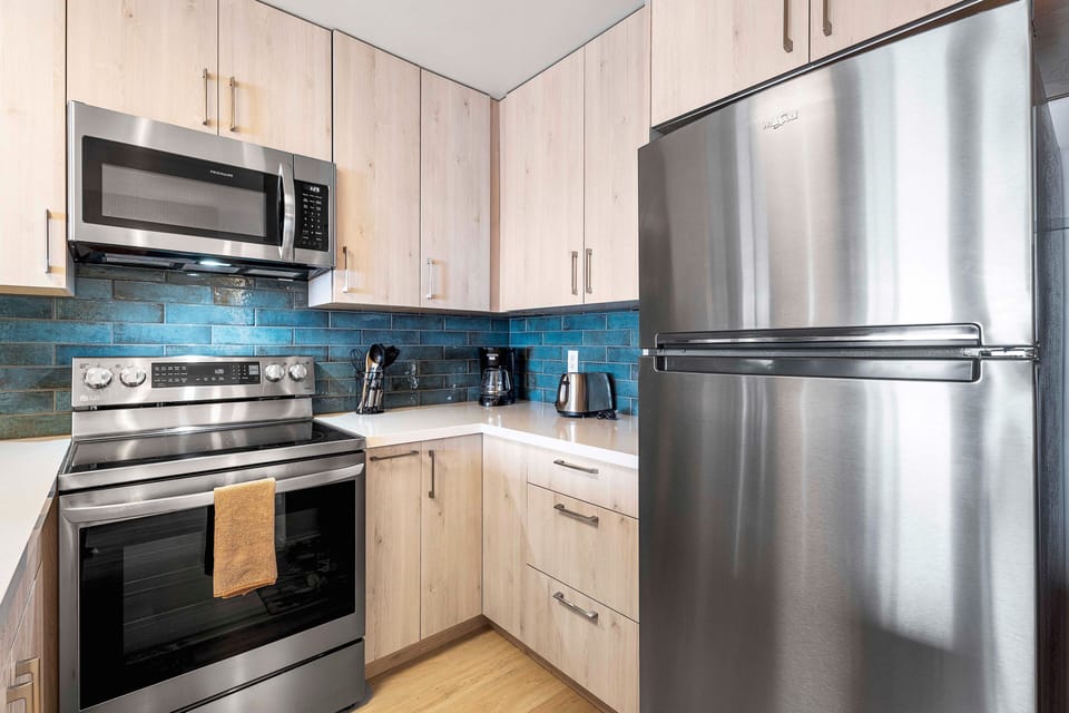 Updated and well-equipped kitchen