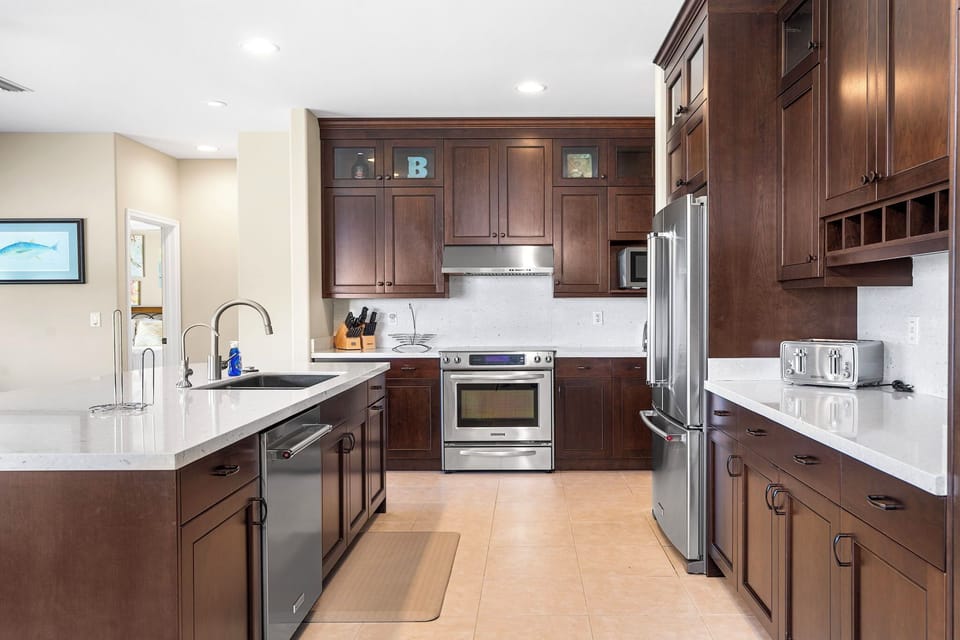 Ideal layout for preparing meals and entertaining