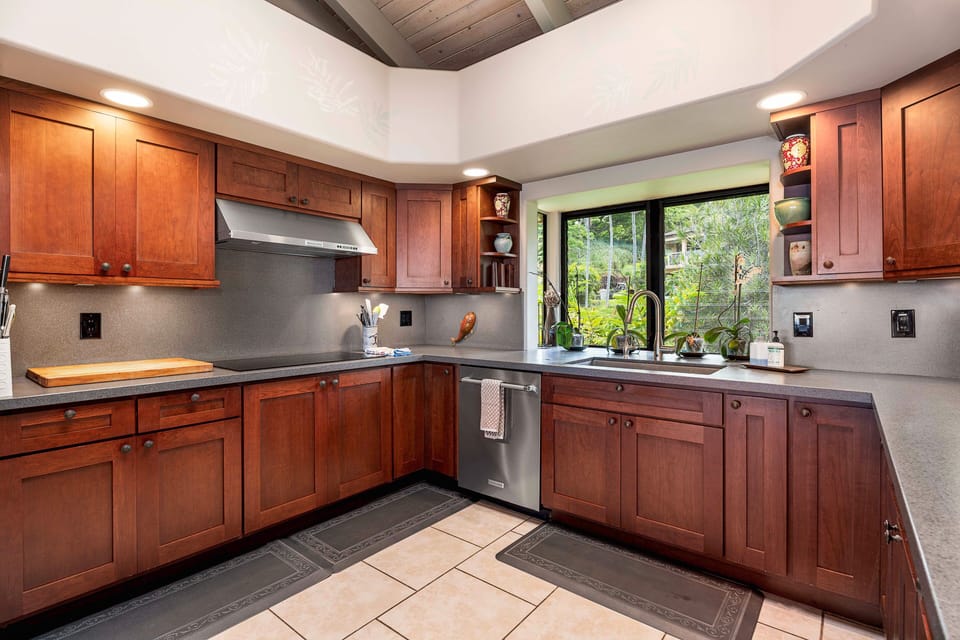 Updated & well-equipped kitchen at this Kona Hawaii Vacation Rental