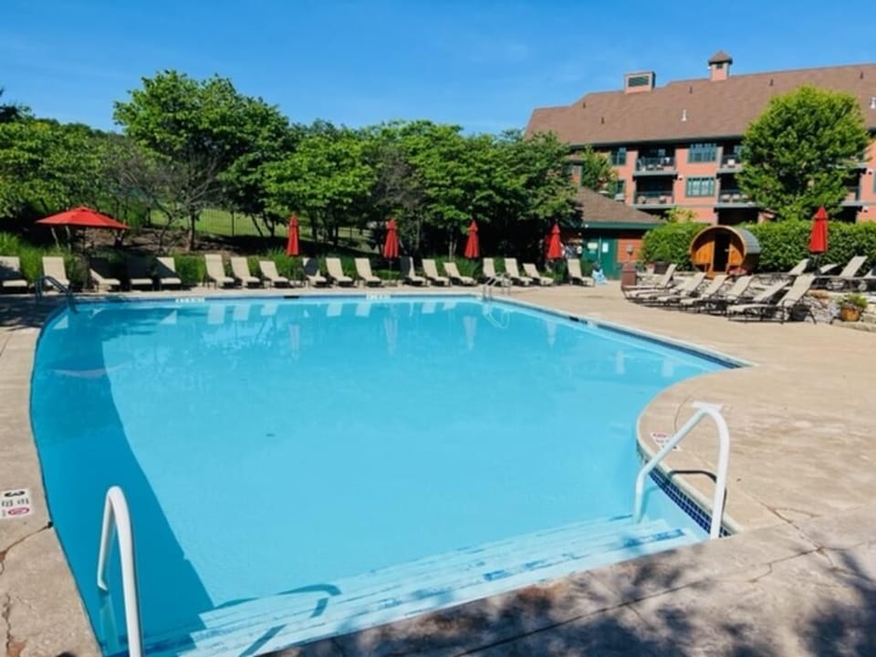 Guests have free access to the heated pool open 365 day a year.