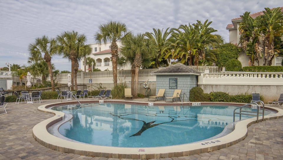 Hibiscus I201 Pool