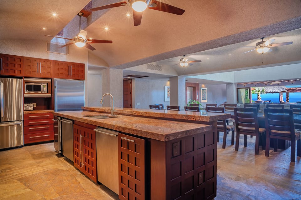 Fully equipped kitchen