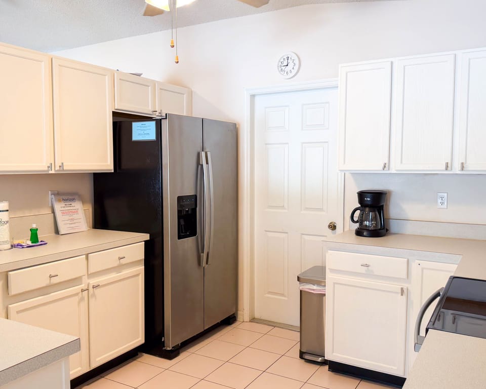 326_Pinewood_Dr-13