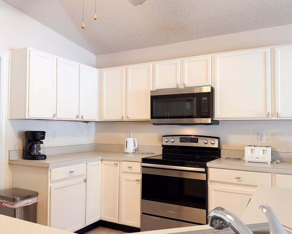326_Pinewood_Dr-14