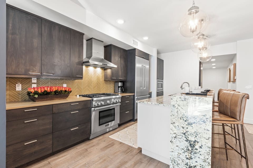 Rio Grande 203 has a well-equipped kitchen with stainless steel appliances.