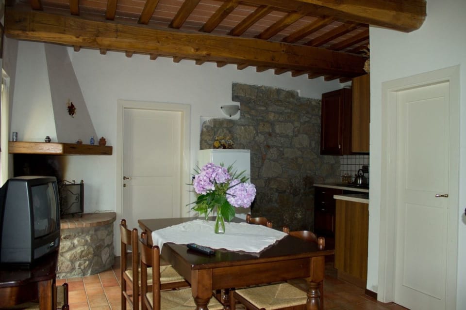 Room, Property, Building, Furniture, House, Interior Design, Table, Floor, Hardwood, Beam