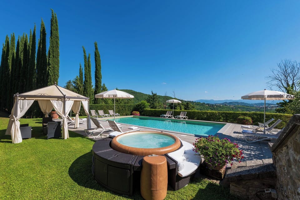 Building Exterior, Garden, Hot Tub, Outdoor, Pool