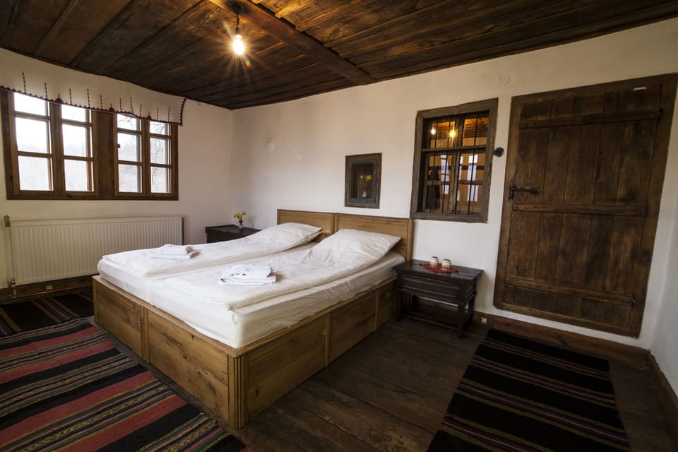 Room, Bedroom, Bed, Furniture, Property, Building, Bed Frame, Interior Design, Bed Sheet, Floor