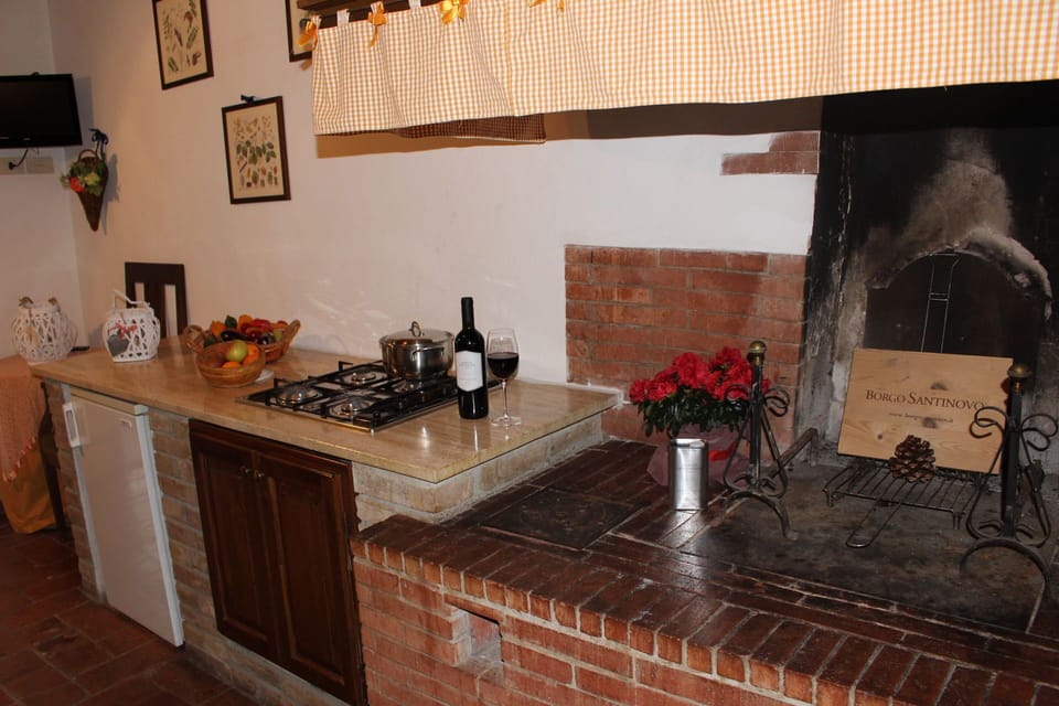 Countertop, Room, Property, Hearth, Kitchen, Furniture, Interior Design, House, Fireplace, Building