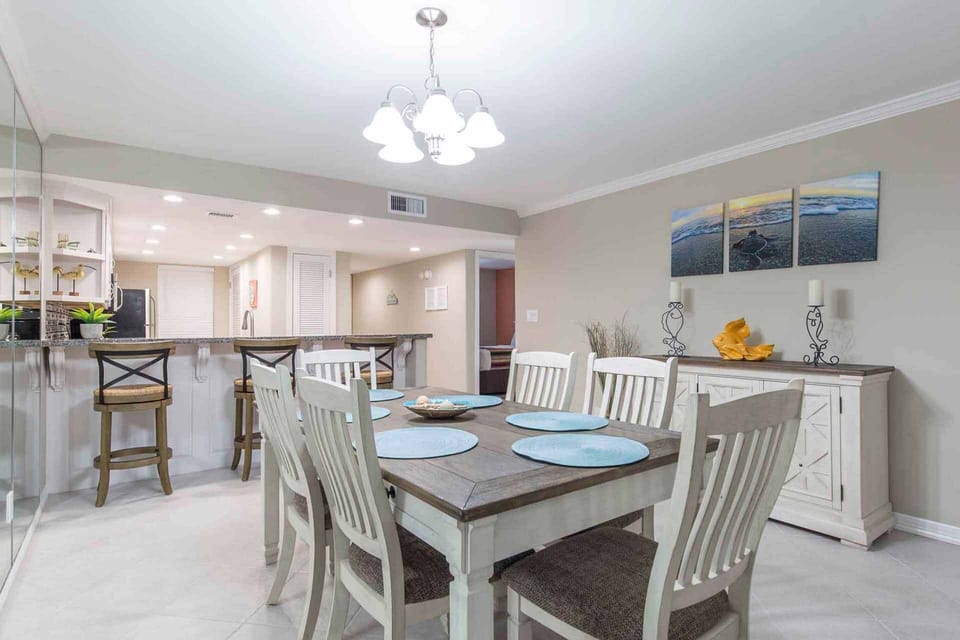 Perfect for dining, chatting or playing games