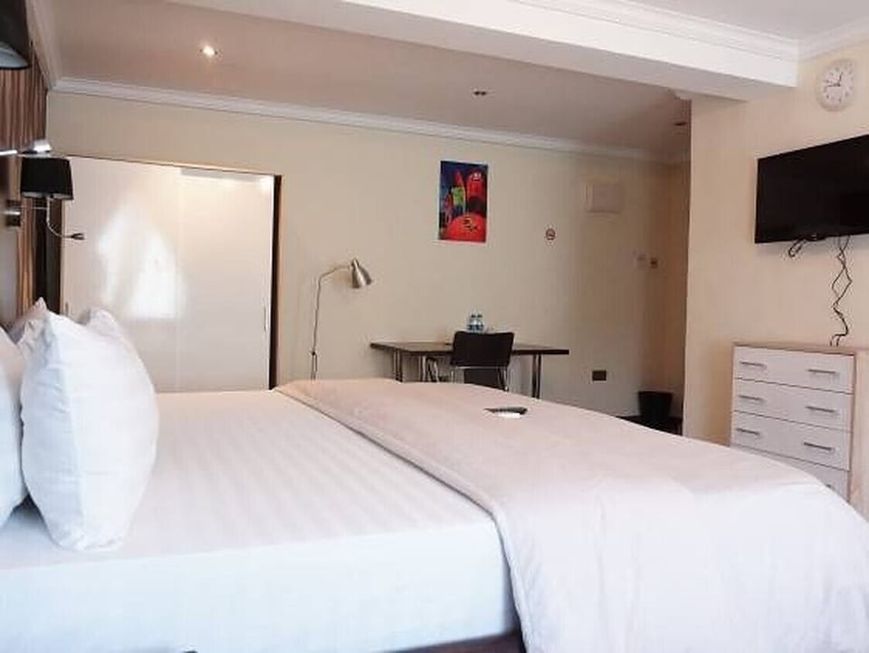 Deluxe Room | Desk, free WiFi, bed sheets