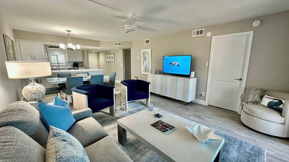 Stream or Cast your favorite programs to the Smart TV.