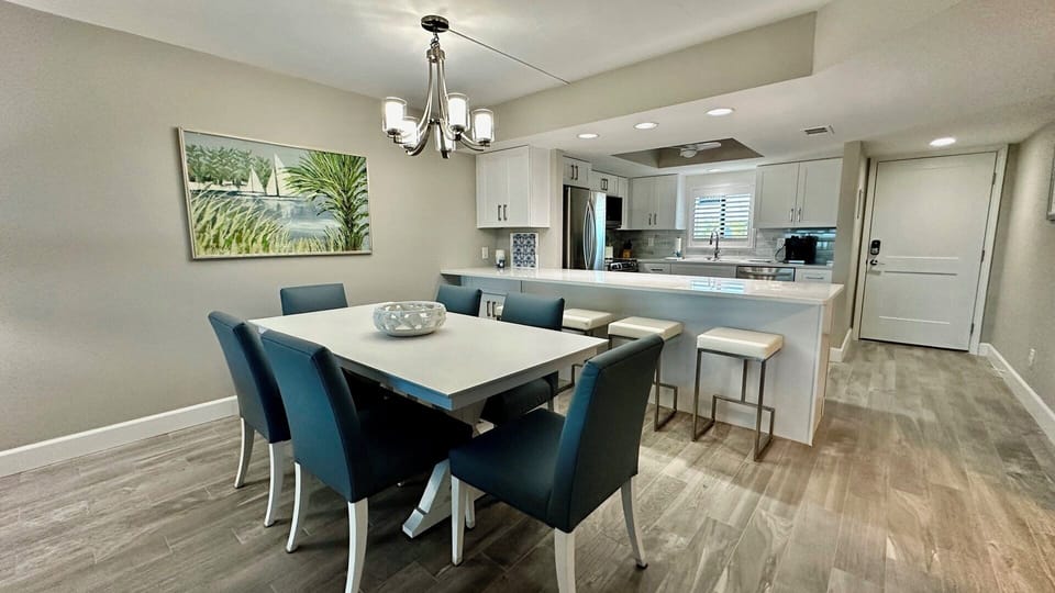 Easy bar and kitchen access.