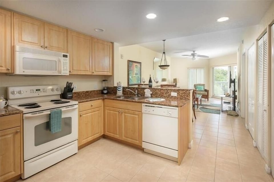 Fully equipped kitchen